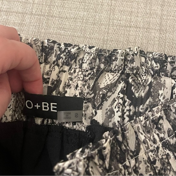 Do+ Be Mini Skirt Size Small - Picture 5 of 6